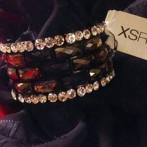 🦋 Stunning Rhinestone Cuff.🦋